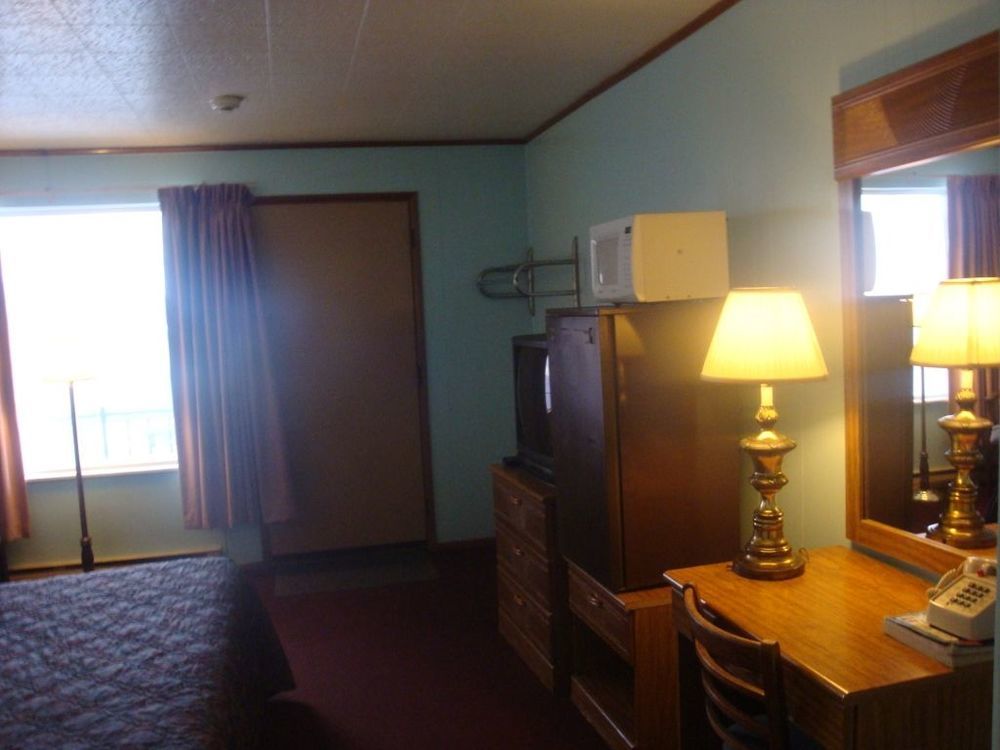 Currys Motel By Oyo Saginaw Mi Room photo