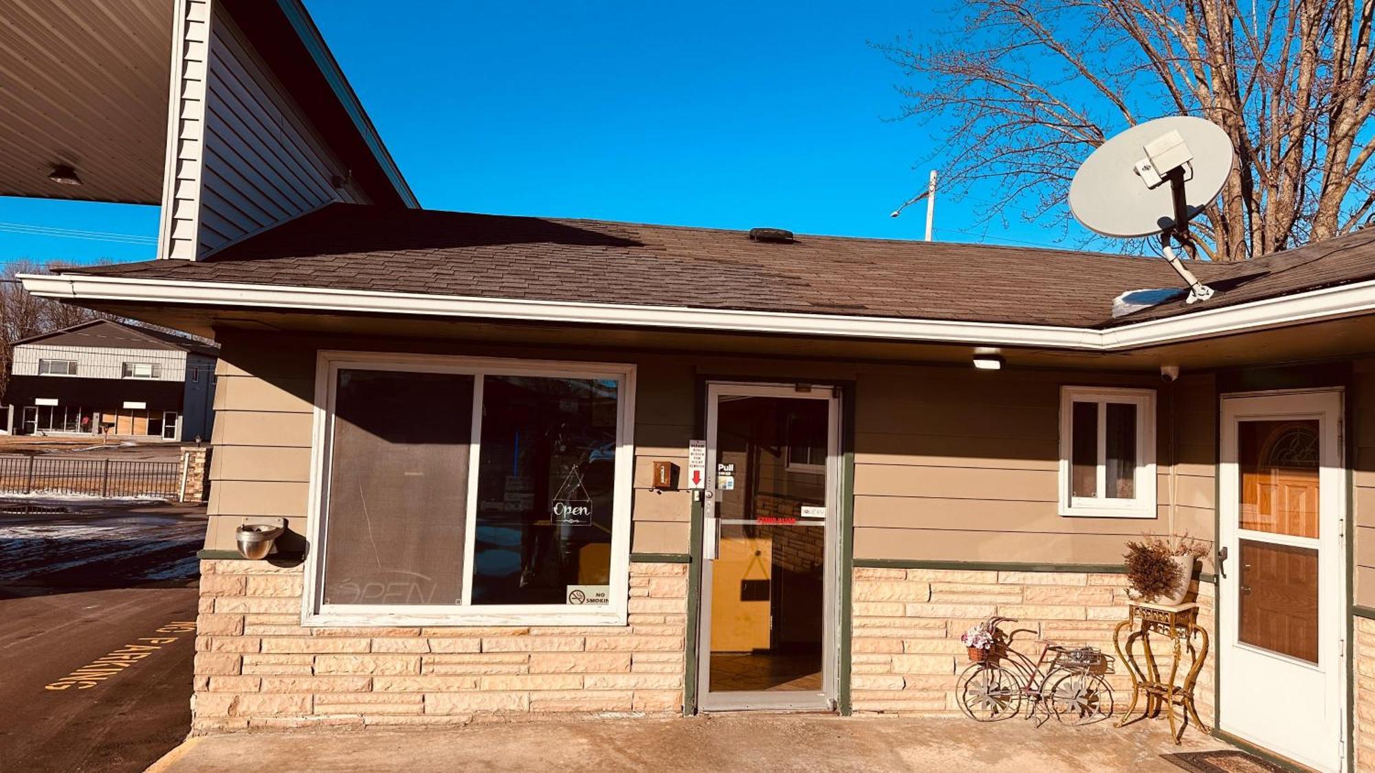 Currys Motel By Oyo Saginaw Mi Exterior photo